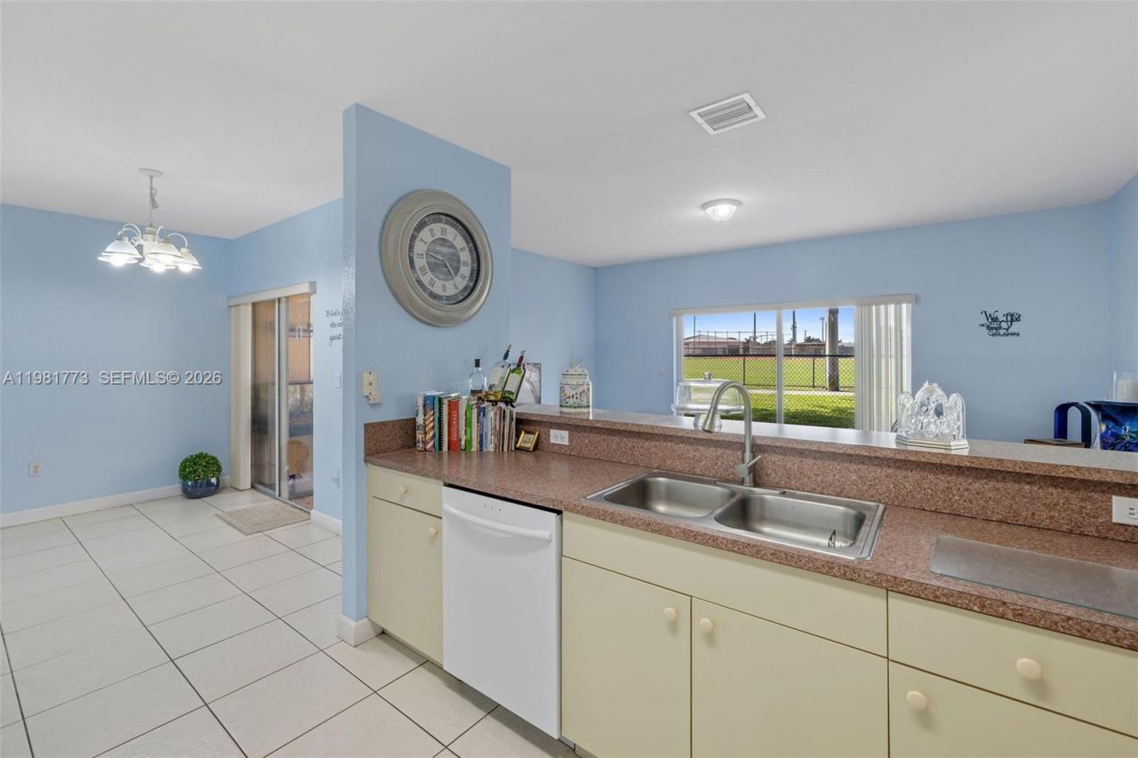 8560 SW 214th Way , Cutler Bay, FL 33189 Photo