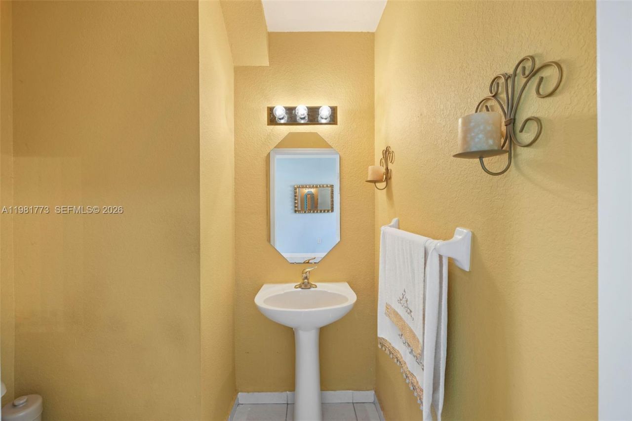 8560 SW 214th Way , Cutler Bay, FL 33189 Photo