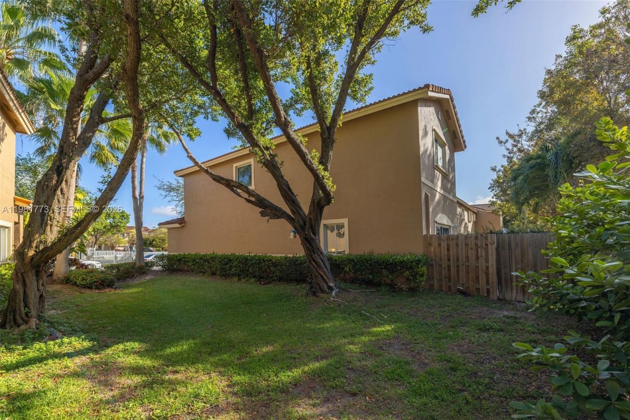 8560 SW 214th Way , Cutler Bay, FL 33189 Photo