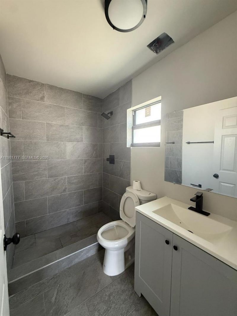 2806 NW 9th Ct, Fort Lauderdale, FL 33311 Photo