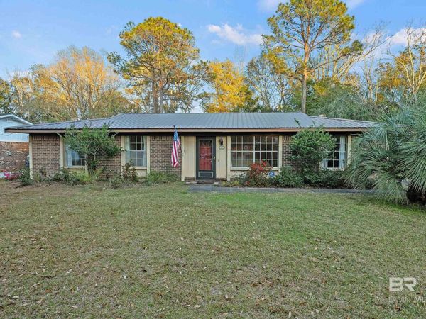 161 Laraway Lane, Fairhope, AL 36532