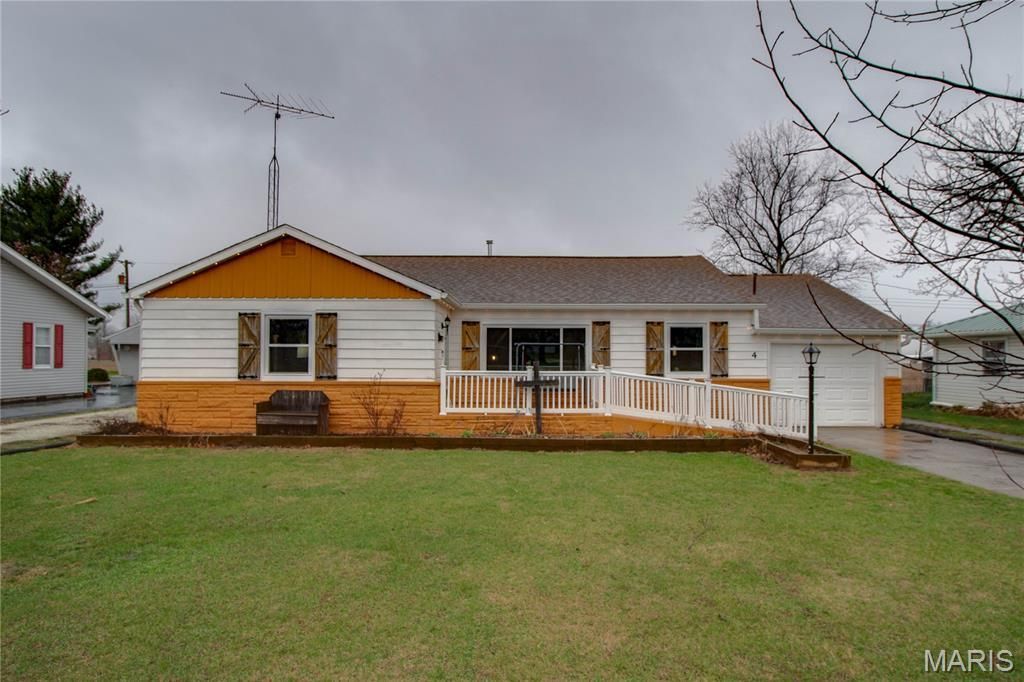 4 6th Street, Carrollton, IL 62016 Main Photo