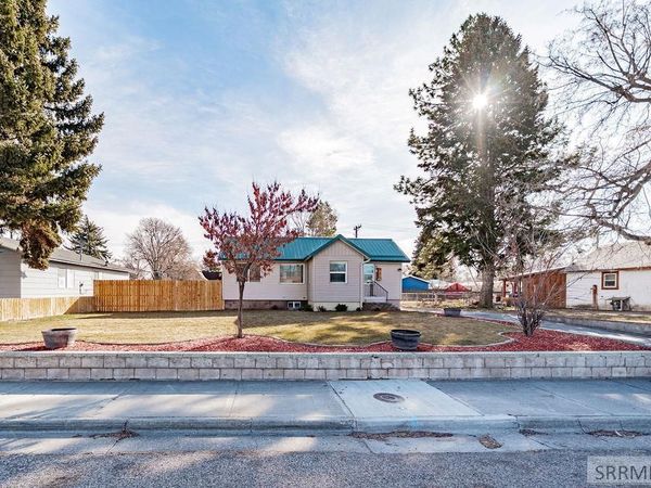 1060 Bear Avenue, IDAHO FALLS, ID 83402