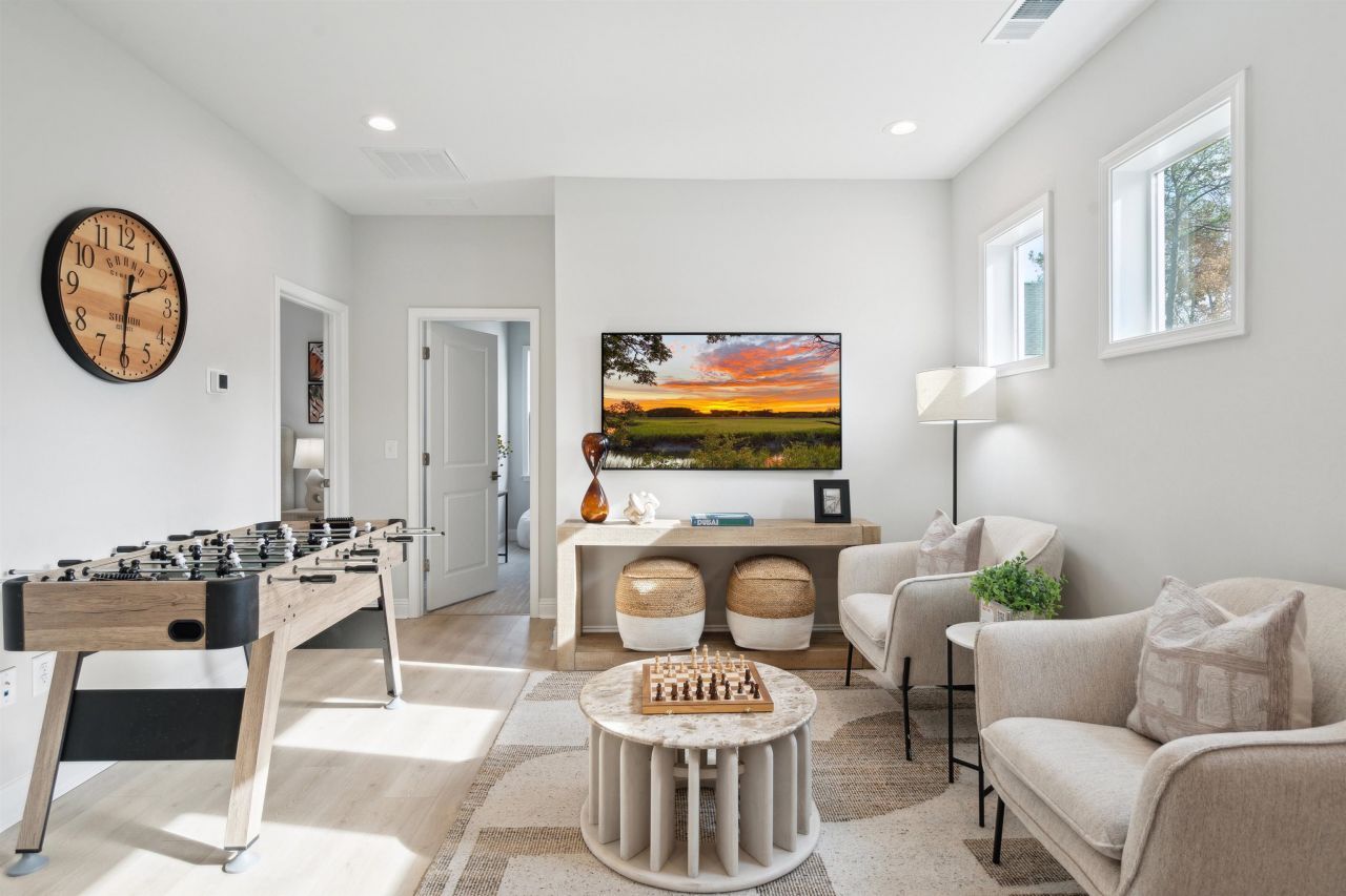 2401 Hillbourne Loop Photo 11