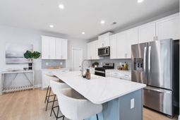 2401 Hillbourne Loop photo 4