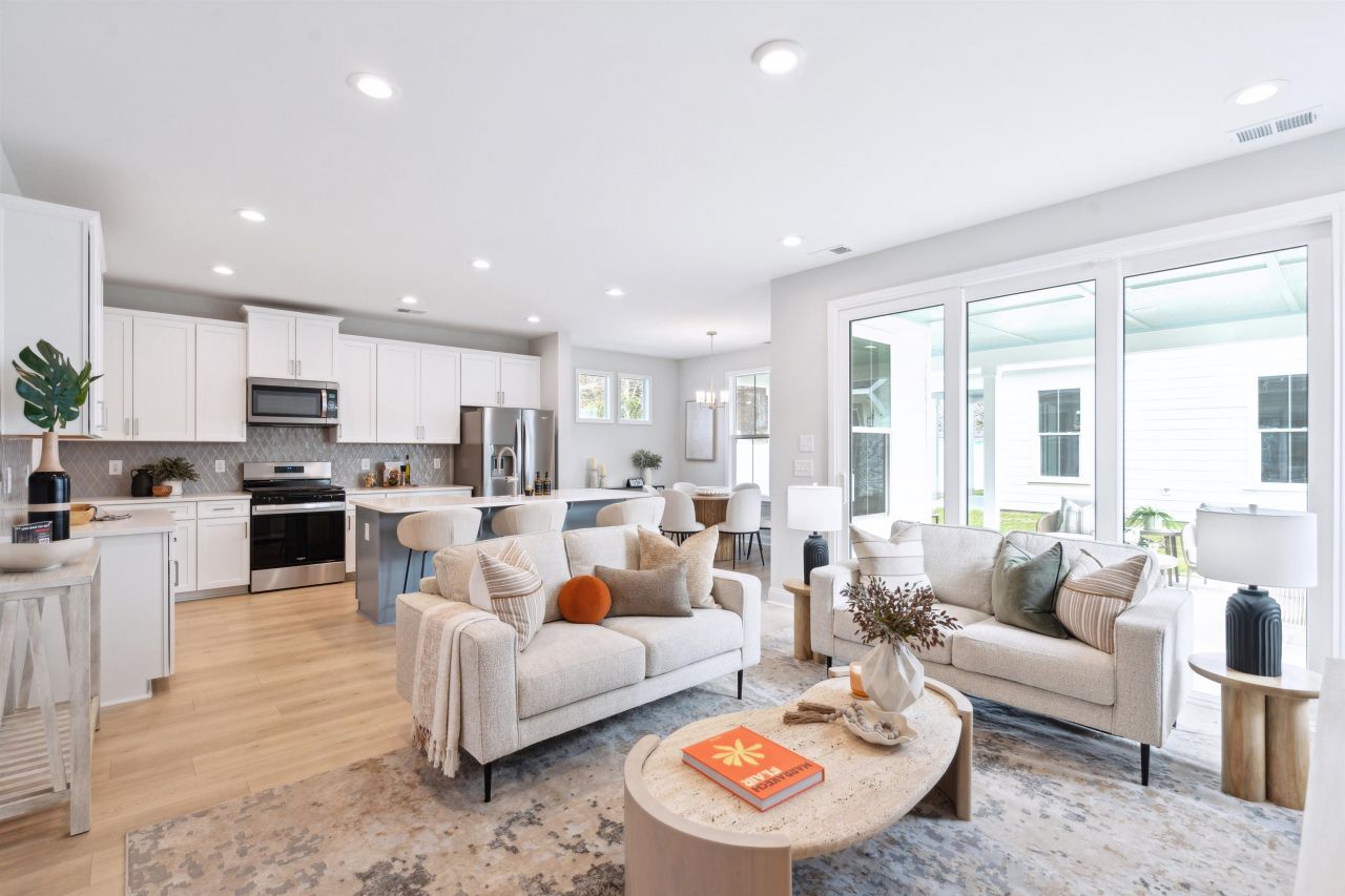 2401 Hillbourne Loop Photo 6