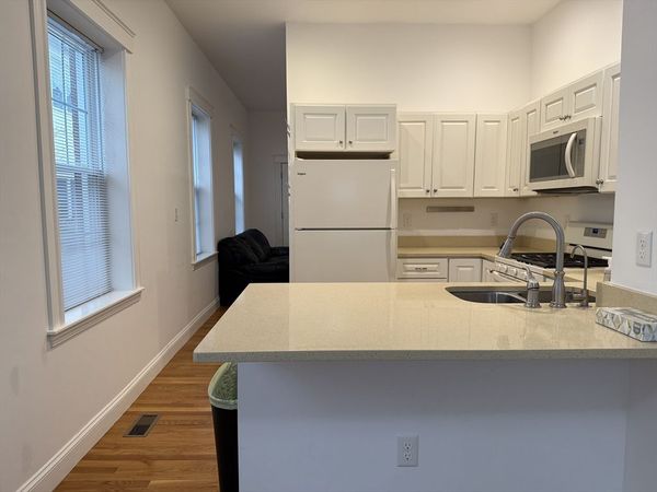 172 Auburn St, Unit 2, Cambridge, MA 02139