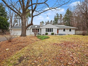 5505 Fulton Street NE, Ada, MI 49301