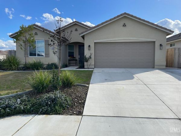 10203 Huslia River Avenue, Bakersfield, CA 93311