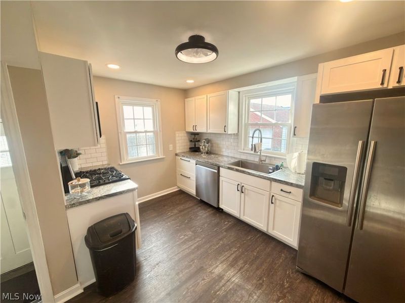 922 Milford Street NE, Canton, OH 44714 Photo 3