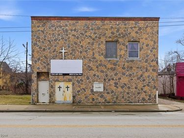 8834 Saint Clair Avenue, Cleveland, OH 44108
