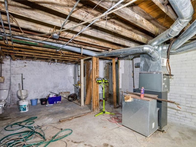 8834 Saint Clair Avenue , Cleveland, OH 44108 Photo 24