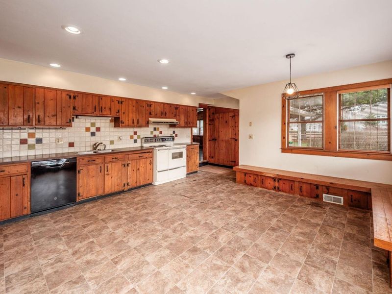 357 N B & K Road, Sunbury, OH 43074 Photo 9