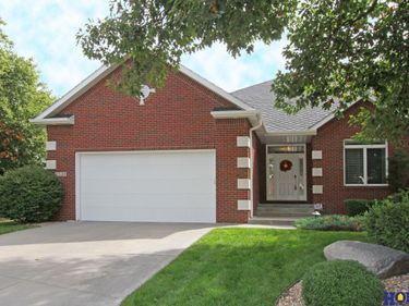 6528 Lone Tree Drive , Lincoln, NE 68512
