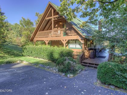 1640 Bench Mountain Way Sevierville, TN 37862