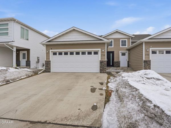 1728 TOBI Lane , Grand Forks, ND 58201