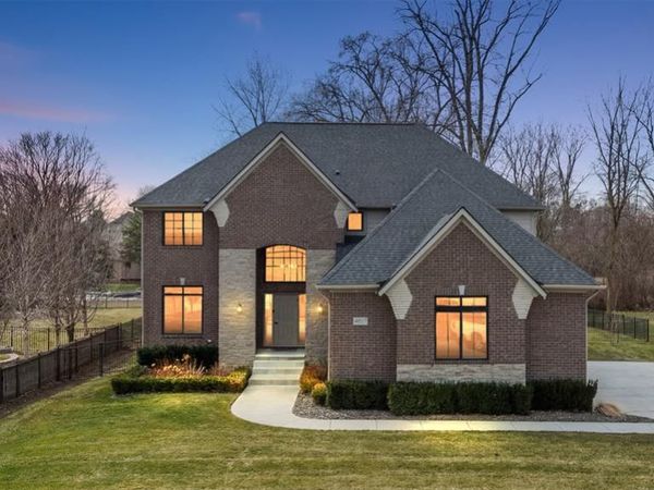 49517 White Mill Drive, Shelby Twp, MI 48317