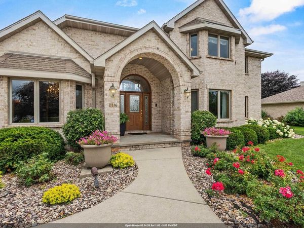 2516 VAN RITE COURT, Green Bay, WI 54301