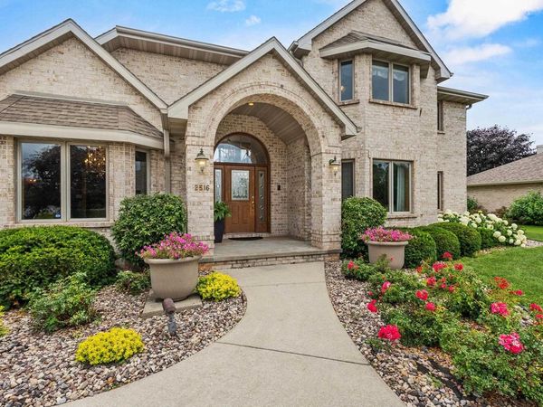 2516 VAN RITE COURT, Green Bay, WI 54301