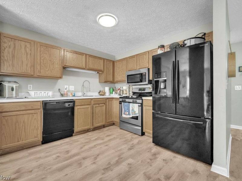 34955 Northview Circle , North Ridgeville, OH 44039 Photo 3