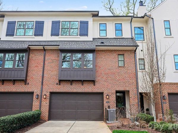 3030 Fairview Villa Court, Charlotte, NC 28209