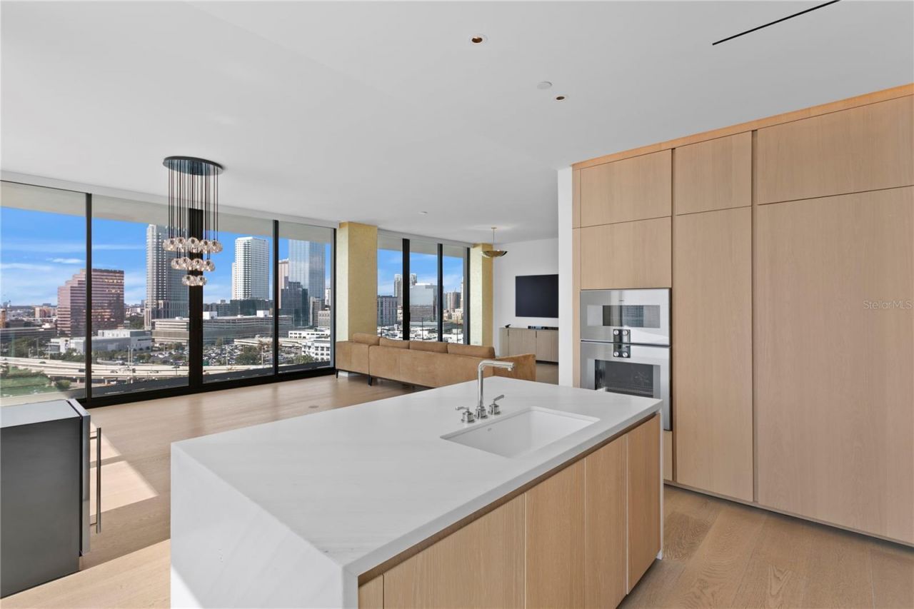 1000 Water Street, Unit 1201, Tampa, FL 33602 Photo
