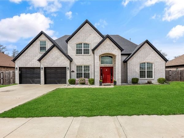 1860 Sunrise Circle, Centerton, AR 72719