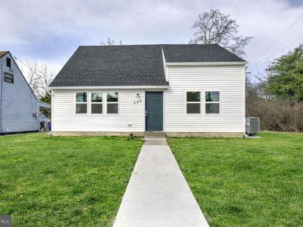 225 POTTS DRIVE, POTTSTOWN, PA 19464