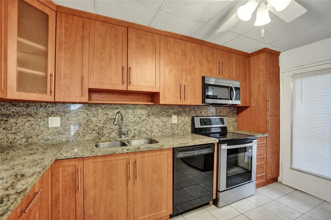 3051 NW 46th Ave , Unit 101, Lauderdale Lakes, FL 33313 Photo