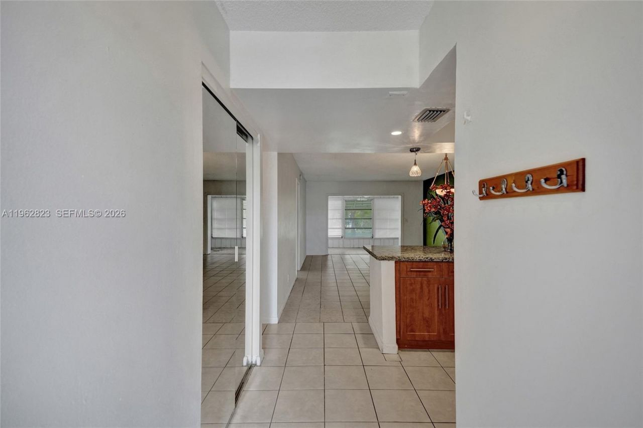 3051 NW 46th Ave , Unit 101, Lauderdale Lakes, FL 33313 Photo