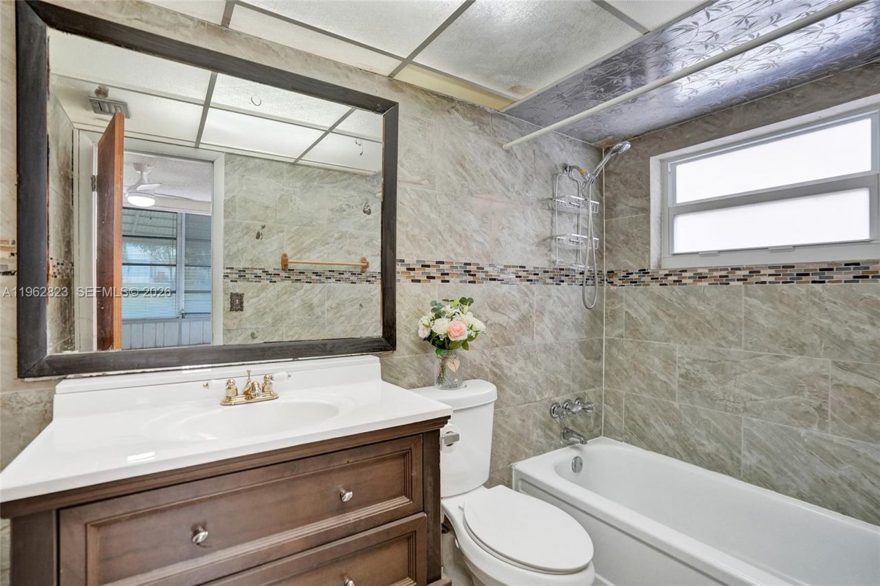 3051 NW 46th Ave , Unit 101, Lauderdale Lakes, FL 33313 Photo