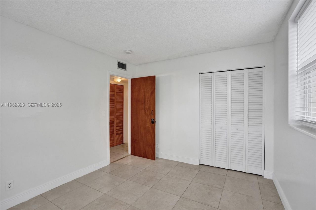3051 NW 46th Ave , Unit 101, Lauderdale Lakes, FL 33313 Photo