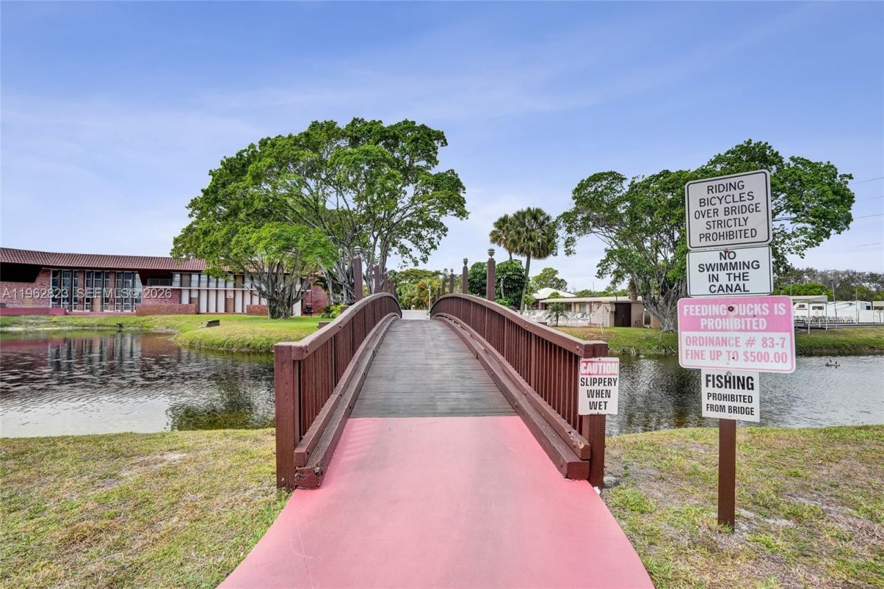 3051 NW 46th Ave , Unit 101, Lauderdale Lakes, FL 33313 Photo