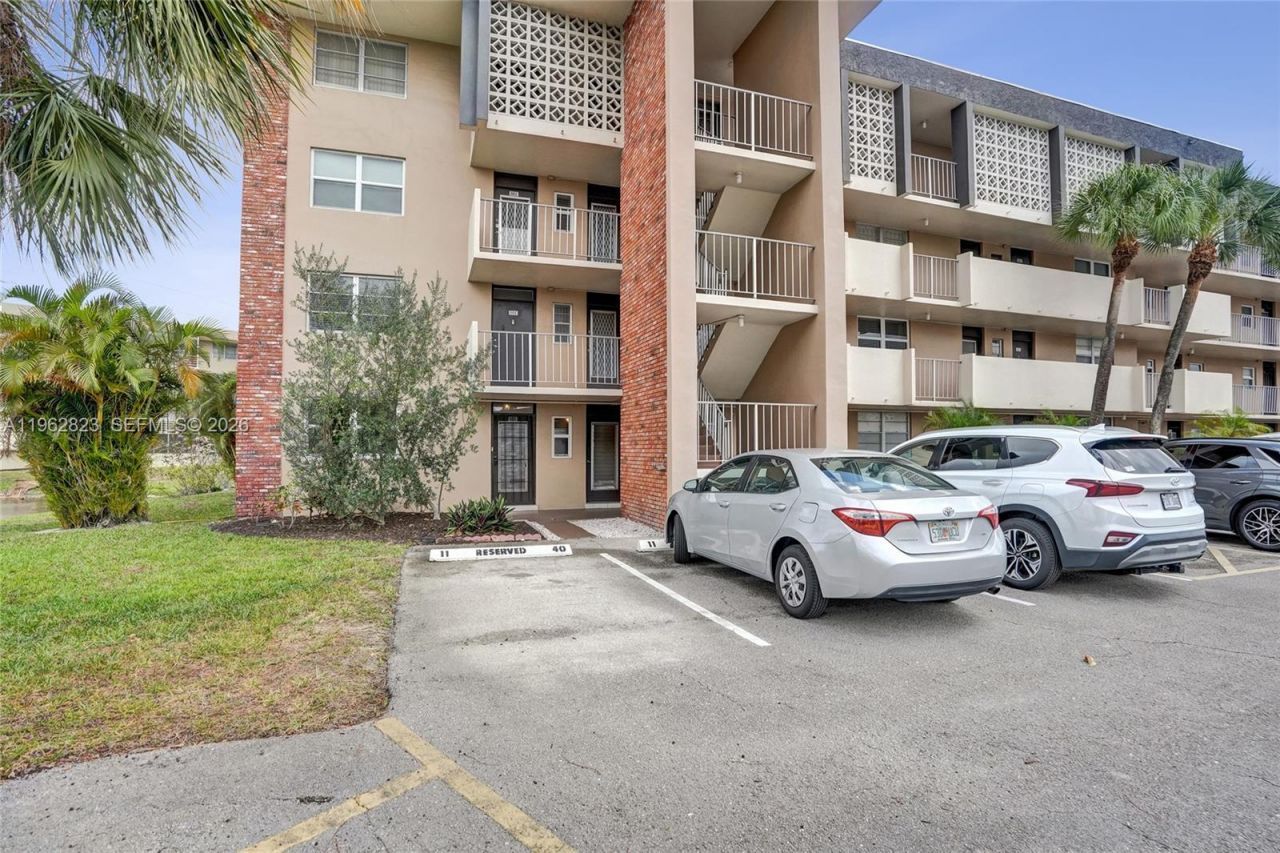 3051 NW 46th Ave , Unit 101, Lauderdale Lakes, FL 33313 Photo