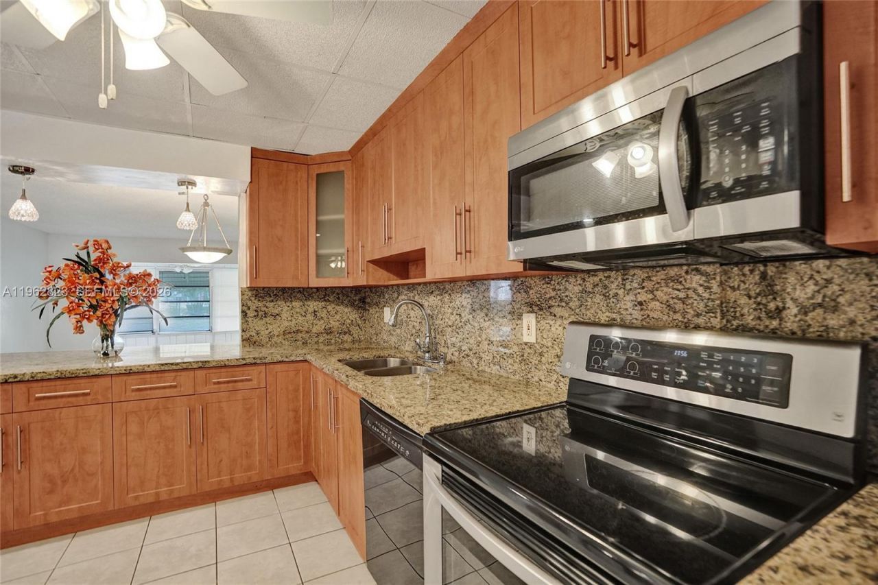 3051 NW 46th Ave , Unit 101, Lauderdale Lakes, FL 33313 Photo