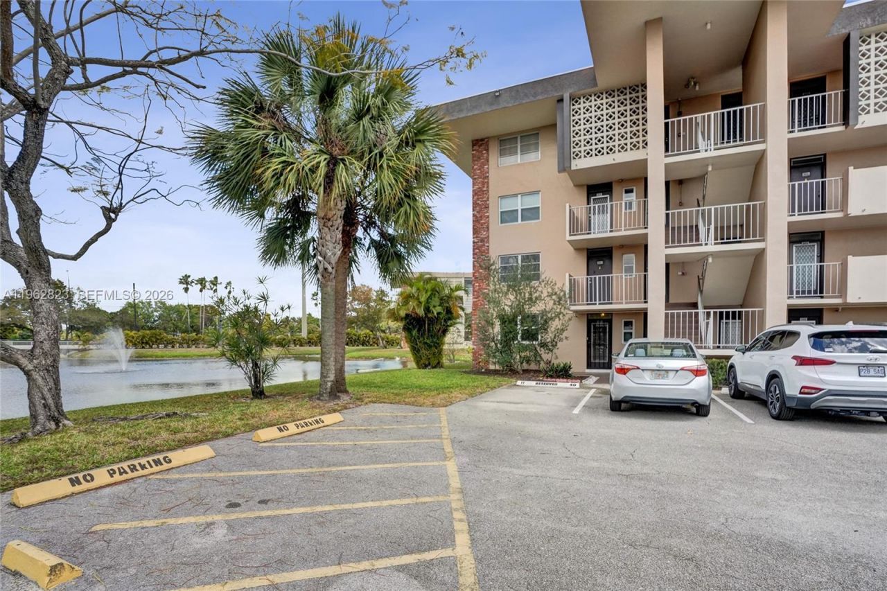 3051 NW 46th Ave , Unit 101, Lauderdale Lakes, FL 33313 Photo