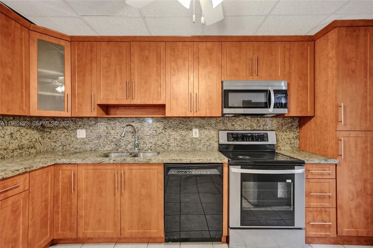 3051 NW 46th Ave , Unit 101, Lauderdale Lakes, FL 33313 Photo