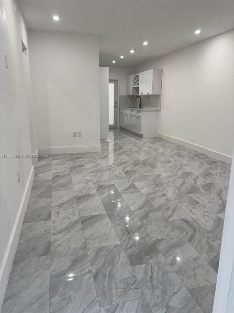 6890 Abbott Ave , Unit 3A, Miami Beach, FL 33141 Photo