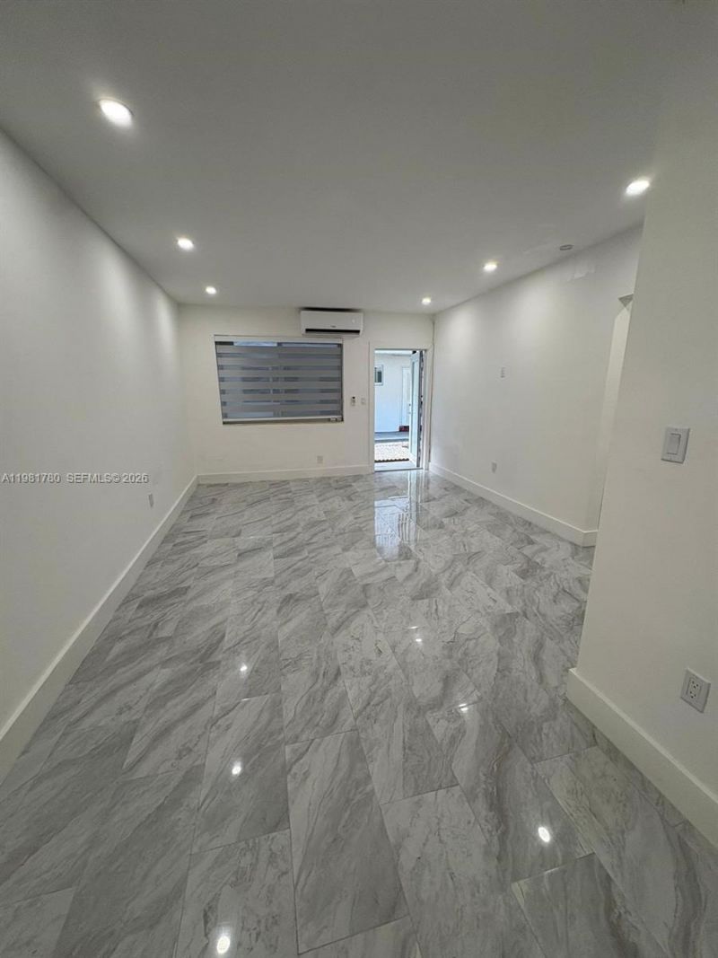 6890 Abbott Ave , Unit 3A, Miami Beach, FL 33141 Photo