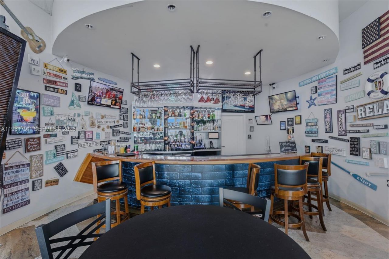 5445 Collins Ave , Miami Beach, FL 33140 Photo