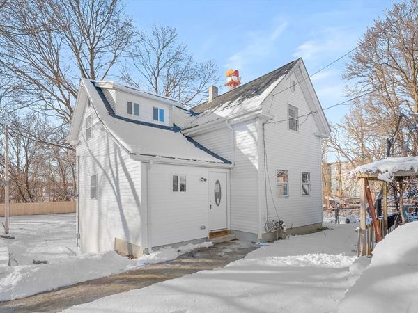 29 Hunt St, Brockton, MA 02302