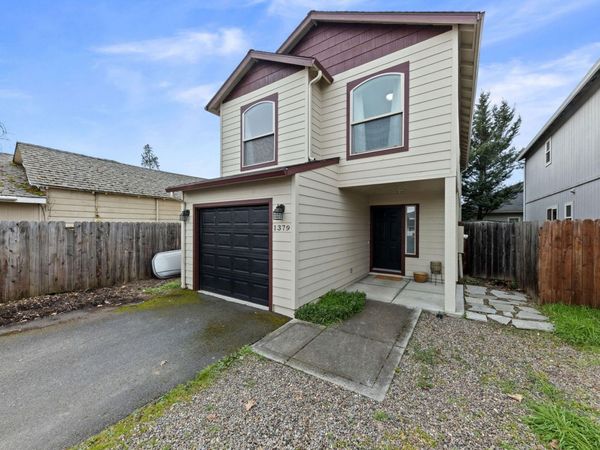 1379 Circle Wood Drive, Central Point, OR 97502