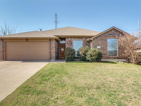 9209 Hunters Court, White Settlement, TX 76108