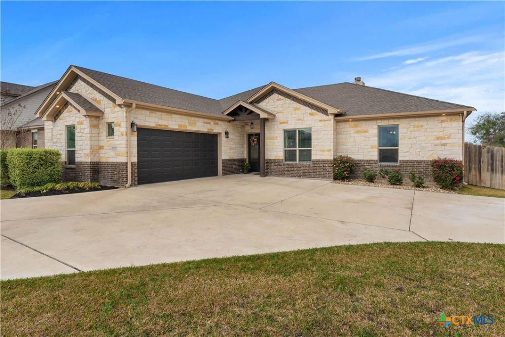 11070 La Paloma Loop E, Salado, TX 76571 Main Photo