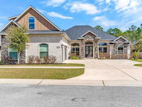 5824 Huntington Creek Blvd, Pensacola, FL 32526