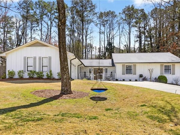 5484 Woodberry Circle, Marietta, GA 30068