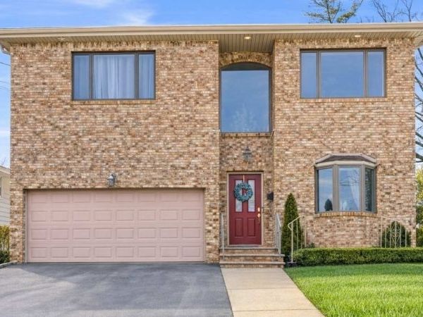 270 Baldwin Ave, Hasbrouck Heights, NJ 07604