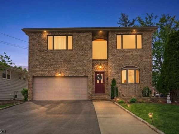 270 Baldwin Ave, Hasbrouck Heights, NJ 07604
