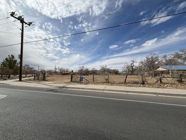 461 LOS LENTES Road SE, Los Lunas, NM 87031