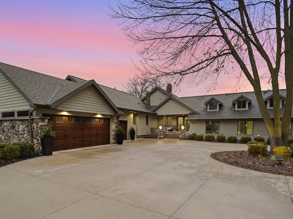 3667 W QUAKER RIDGE LANE, Appleton, WI 54914